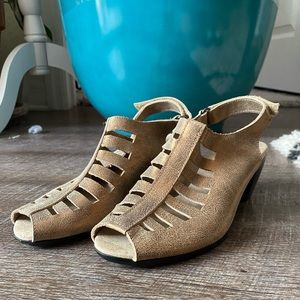 Munro Womens Abby Sandals Golden Taupe Leather Block Heel Sling Back Size 7.5 M